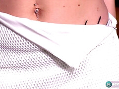 Amateur, Gros seins, Brunette brune, Mère que j'aimerais baiser, Monstre, Seins naturels, Solo, Nénés