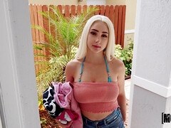 Attractive seductress Skylar Vox hot sex video