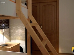 Grote lul, Pijpbeurt, Gebondenheid, Bruinharig, Diep in de keel, Sperma in gezicht, Hakken, Trio