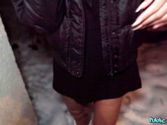 Любители, Американки, Брюнетки, Член, Сперма на лице, Очки, От первого лица, На публике