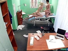 Amateur, Sucer une bite, Médecin, Branlette thaïlandaise, Masturbation, Bureau, Chatte, Uniforme