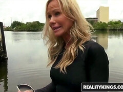 Anaal, Blond, Oudere vrouw, Hd, Hakken, Realiteit, Tiener, Tiner anaal