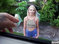 Grosse bite, Gros seins, Sucer une bite, Voiture, En levrette, Seins naturels, Petite femme, Adolescente