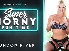 Gros cul, Gros seins, Blonde, Branlette thaïlandaise, Mère que j'aimerais baiser, Solo, Dénudage, Webcam