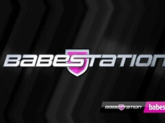 Brits, Bruinharig, Rondborstig, Vingeren, Pornster, Roodharige vrouw, Douche, Tieten likken