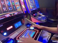 Gros seins, Hard, Hd, Seins naturels, Petite femme, Pov, Public, Voyeur