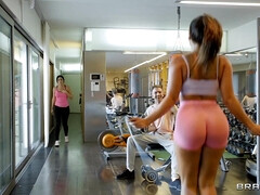 Gros seins, Gym, Hard, Léchez, Mère que j'aimerais baiser, Chatte, Réalité, Rasée