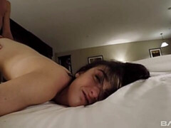 Schlafzimmer, Grosser arsch, Grosser schwanz, Grosse titten, Blasen, Braunhaarige, Hundestellung, Pov