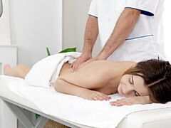 18 jaar, Anaal, Grote kont, Grote lul, Hondjeshouding, Natuurlijke tieten, Tiener, Tieten likken