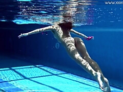 Bikini, Braunhaarige, Fetisch, Hd, Küssen, Öffentlich, Jungendliche (18+), Titten