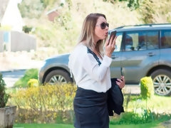 Grote mammen, Blond, Pijpbeurt, Hondjeshouding, Handbeurt, Zoenen, Moeder die ik wil neuken, Natuurlijke tieten