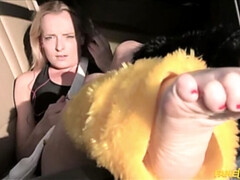 Любители, Минет, В машине, Кончили внутрь, Ласковые ручки, На природе, От первого лица, Киски