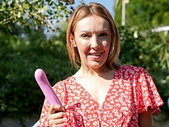 Любители, Большие сиськи, Платье, Пальцем, Короткая стрижка, Тощие, Соло, Стриптизерша