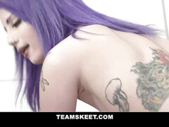 Brunette brune, Tir de sperme, Adolescente