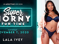 Gros cul, Gros seins, Brunette brune, Gode, Masturbation, Mère que j'aimerais baiser, Rasée, Solo