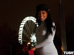 Из жопы в рот, Минет, Брюнетки, Сперма на лице, Пальцем, Белье, Милф, Наездница