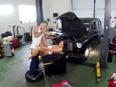 Vanessa V pays mechanic with her body