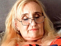 Blondine, Blasen, Pummelig, Fetisch, Oma, Handjob, Reif, Strümpfe