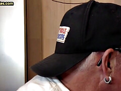 Amateur, Noire, Sucer une bite, Gorge profonde, Noir ébène, Homosexuelle, Mature, Tatouage