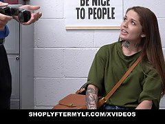 Arsch, Braunhaarige, Geile alte tussi, Hd, Milf, Mutti, Polizei, Ablutschen