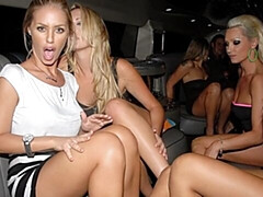 18 jahre, Grosser arsch, Grosse titten, Blondine, Blasen, Verein, Hundestellung, Jungendliche (18+)