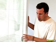 Amateur, Américain, Salle de bains, Blonde, Tromperie, Bâillonner, Douche, Mouillée