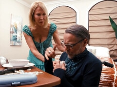 18 jahre, Arsch, Tussi, Oma, Lesbisch, Lecken, Pornostars, Jungendliche (18+)