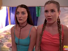 Sucer une bite, Gorge profonde, En levrette, Le plan cul à quatre, Hard, Mère que j'aimerais baiser, Orgasme, Adolescente