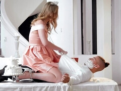 Grote lul, Blond, Pijpbeurt, Gek, Kokhalzen, Doordringend, Kut duiken, Kort haar