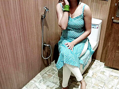 お尻, 浴室, 浮気者, 家族, はじめて, 自家製, インド人, 放尿