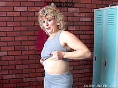 Amateur, Femme couguar, Masturbation, Mature, Mère que j'aimerais baiser, Chatte