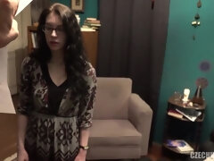 In den arsch, Blasen, Braunhaarige, Fingern, Handjob, Hardcore, Rasiert, Entkleiden