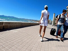 Эксгибиционист, Милф, Мамочка, Натуральные сиськи, На природе, На публике, Соло, Испанки