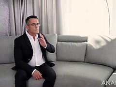 ブロンド, エロ熟女, 旦那, なめる, 淫乱熟女, お金, オマンコ, フェラする