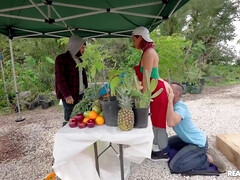 Pijpbeurt, Rondborstig, Hardcore, Hd, Natuurlijke tieten, Buiten, Pornster, Roodharige vrouw