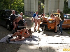 Grote lul, Grote mammen, Blond, Pijpbeurt, Ruw, Tatoeage, Tietenklus, Tieten likken