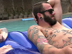 Anal, Nana, Beauté, Bisexuelle, Double pénétration, Lingerie, Piscine, Plan cul à trois