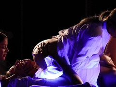 Grosse titten, Blondine, Blasen, Braunhaarige, Lecken, Milf, Büro, Muschi