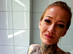 Anal, Salle de bains, Blonde, En levrette, Hard, Mère que j'aimerais baiser, Pov, Tatouage