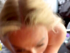 Gros cul, Gros seins, Blonde, Voiture, Tir de sperme, Mère que j'aimerais baiser, Seins naturels, Pov