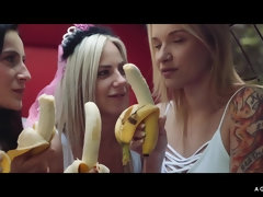 Блондинки, Брюнетки, Группа, Хд, Лесбиянка, На природе, Вечеринка, На публике