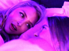 18 años, Tetas grandes, Rubia, Lesbiana, Lencería, Madres para coger, Adolescente, Trio