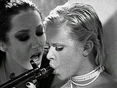 Gros seins, Brunette brune, Lesbienne, Softcore