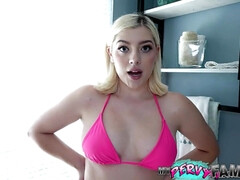 Nana, Gros cul, Grosse bite, Bikini, Blonde, Sucer une bite, Plantureuse, Gorge profonde