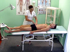 Amateur, Attrapée, Éjaculation interne, Infirmière, Bureau, Chevaucher, Uniforme, Mouillée