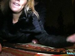 Amateur, Nana, Blonde, Sucer une bite, Tromperie, Éjaculation interne, De plein air, Public