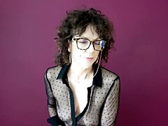 Leie, Braunhaarige, Brille, Hd, Selbstgemacht, Milf, Solo, Titten