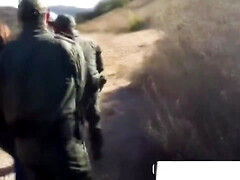 Blasen, Braunhaarige, Kehlenfick, Hardcore, Natürlich, Orgasmus, Öffentlich, Muschi