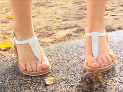 Acercamiento, Penetracion con puños, Abierta, Masturbación, Monstruo, Orgasmo, Público, Bajo la falda