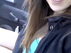 teenage Hure Lilly Lil am Strassenrand gefickt